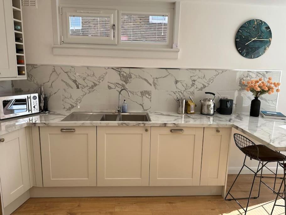 Stylish, Smart & Fun 4 Bed Home Londres Extérieur photo