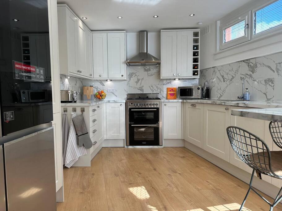 Stylish, Smart & Fun 4 Bed Home Londres Extérieur photo