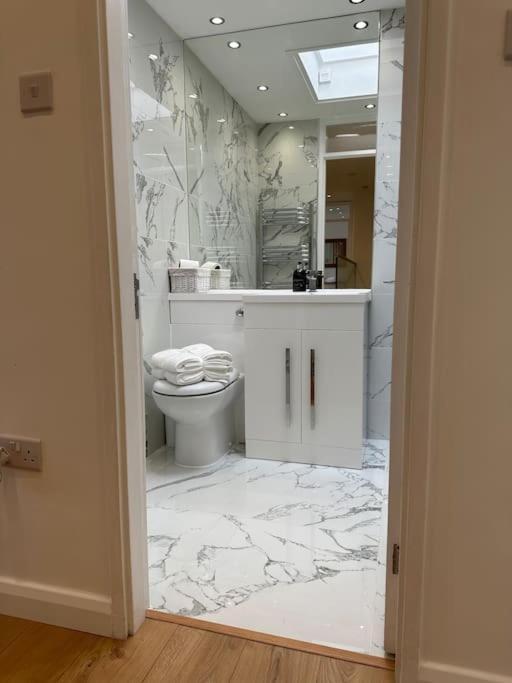 Stylish, Smart & Fun 4 Bed Home Londres Extérieur photo
