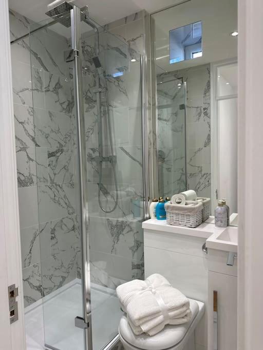 Stylish, Smart & Fun 4 Bed Home Londres Extérieur photo
