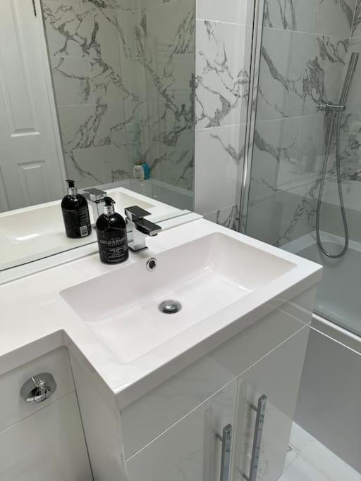 Stylish, Smart & Fun 4 Bed Home Londres Extérieur photo