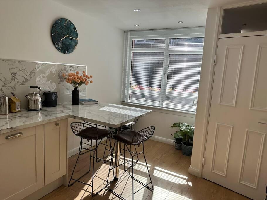 Stylish, Smart & Fun 4 Bed Home Londres Extérieur photo